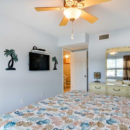 St Pete Beach Condo With Pool, 5 Min Walk To Beach! St. Pete Beach Exterior photo