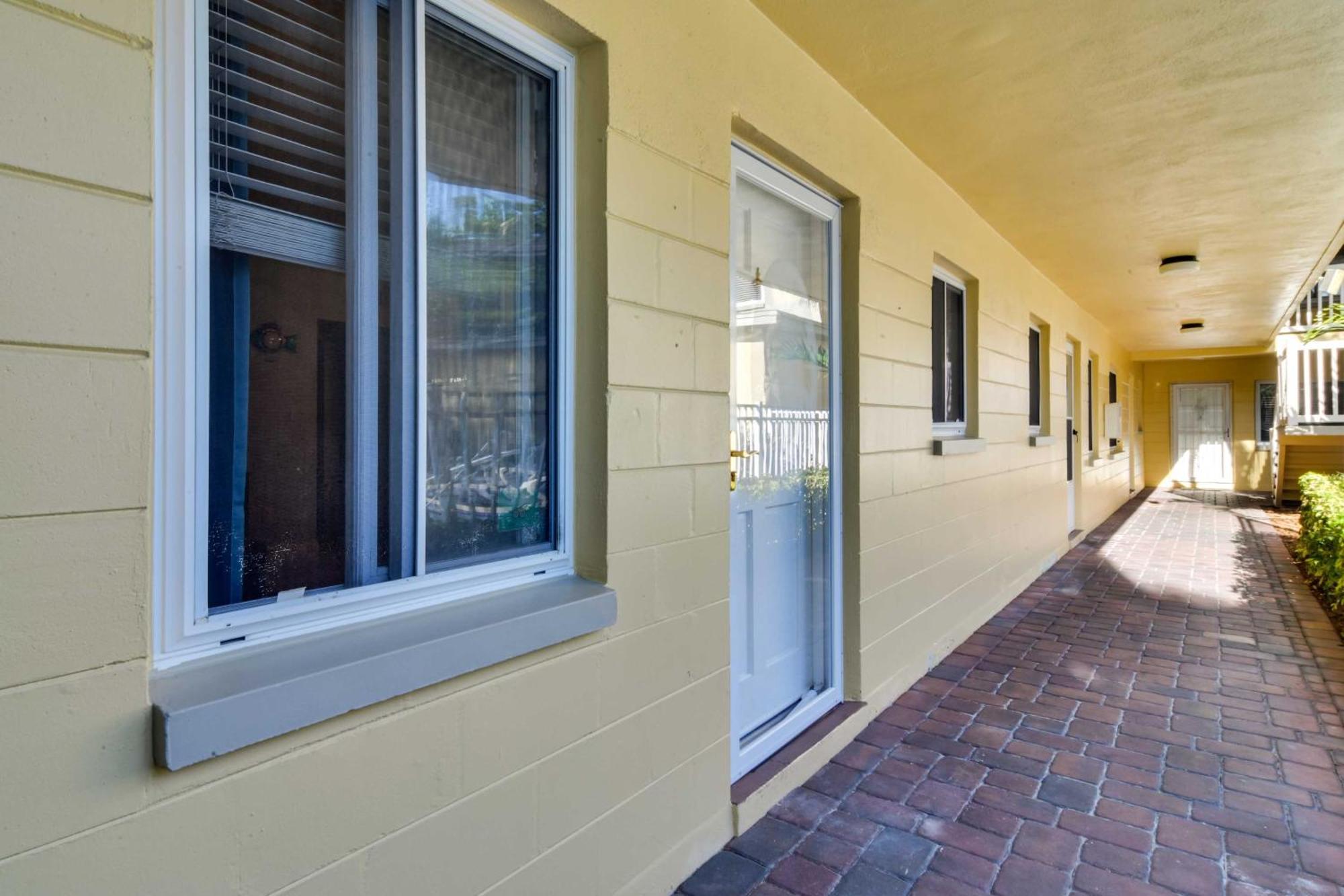 St Pete Beach Condo With Pool, 5 Min Walk To Beach! St. Pete Beach Exterior photo