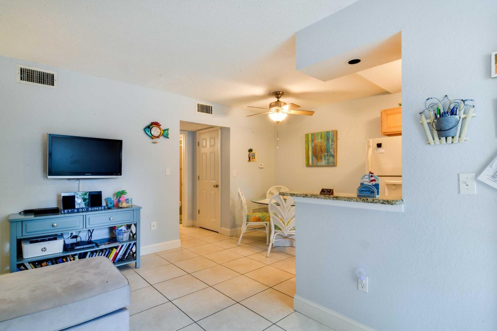 St Pete Beach Condo With Pool, 5 Min Walk To Beach! St. Pete Beach Exterior photo