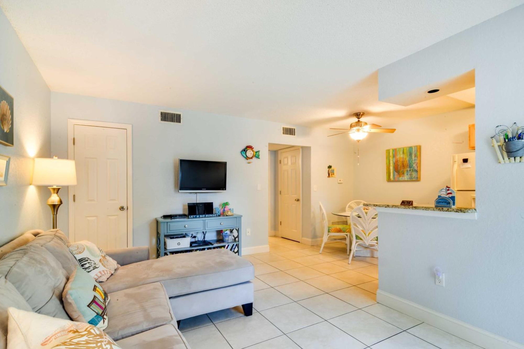 St Pete Beach Condo With Pool, 5 Min Walk To Beach! St. Pete Beach Exterior photo